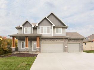4 Lilac Cir, Council Bluffs, IA 51503