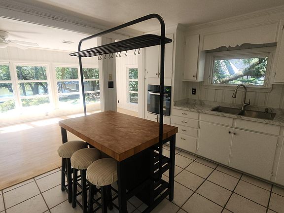 3rd image of 4407 Lee Ave