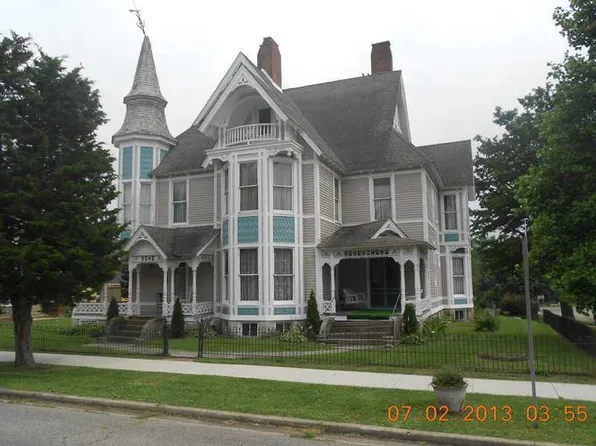 201 E Main St, Ladoga, IN 47954