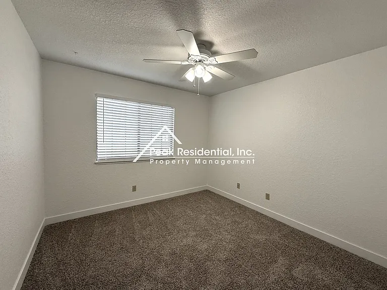 9378 Rolling Glen Ct — Photo 17