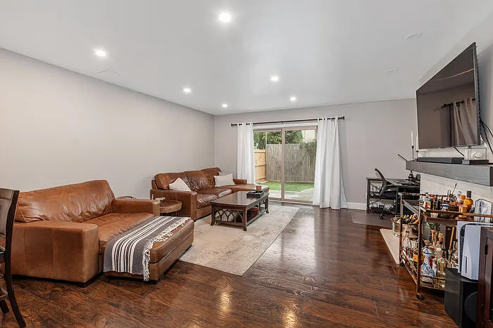 6821 Alvarado Rd #11 — Photo 7