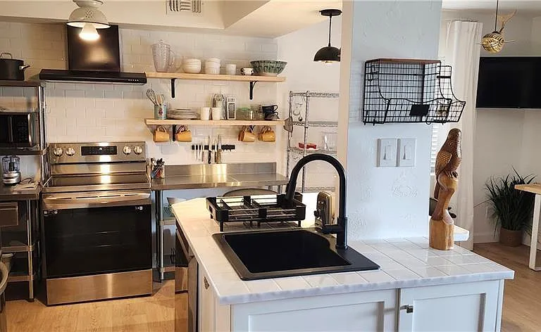1075 Foxfire Ln #201 — Photo 5