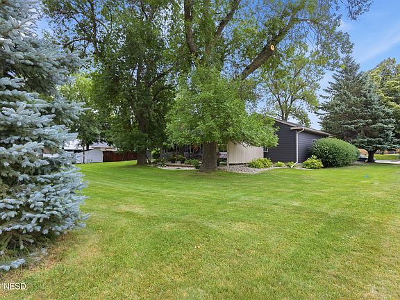 3rd image of 315 10th Ave NW