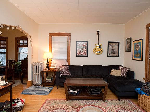 5th image of 940 Wesley Ave