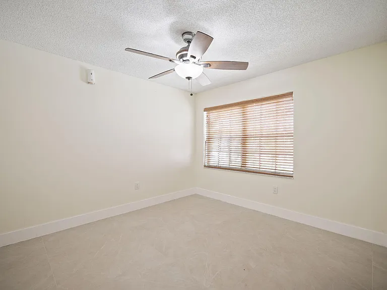 13400 NW 5th Ct — Photo 23