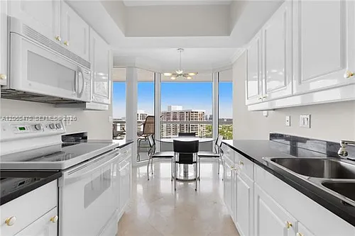 21055 Yacht Club Dr Photo 1