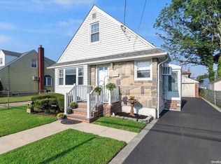 420 Clement Ave, Elmont, NY 11003