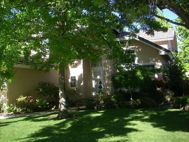 Address, Fresno — Photo 1