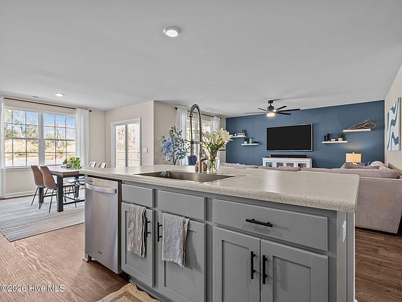 4th image of 148 Bur Oaks Boulevard