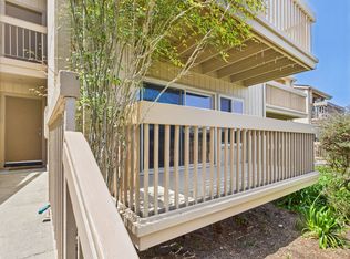 300 Glenwood Cir APT 185, Monterey, CA 93940