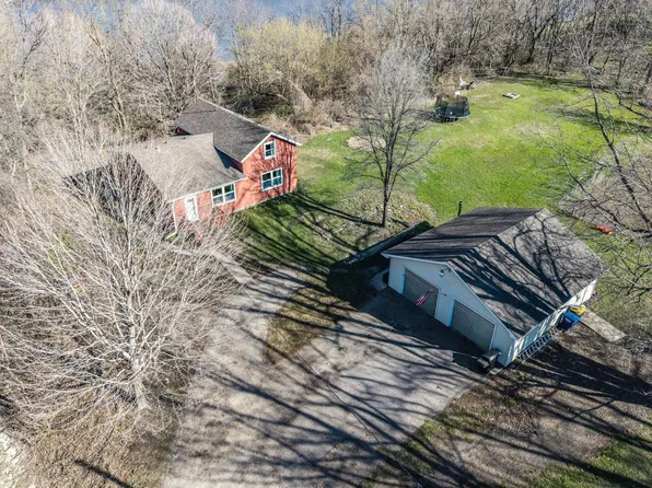 4480 Crystal Lake Trl, Faribault, MN 55021