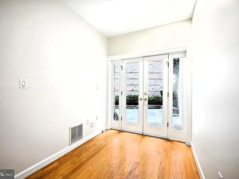 5330 Connecticut Ave NW — Photo 6