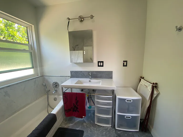 3047 Edgehill Dr — Photo 8