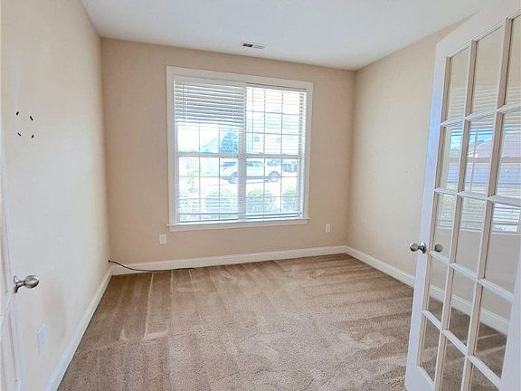 5th image of 30 Appomattox Dr