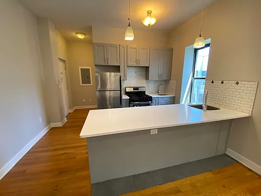 Rented by Mdays Realty | media 18