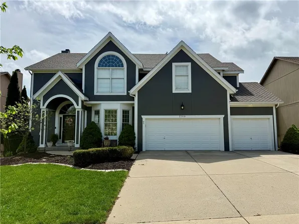 7709 W 145th St, Overland Park, KS 66223