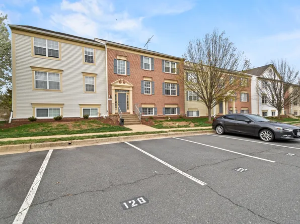 1001 Foxhunt Ter NE Unit 202, Leesburg, VA 20176