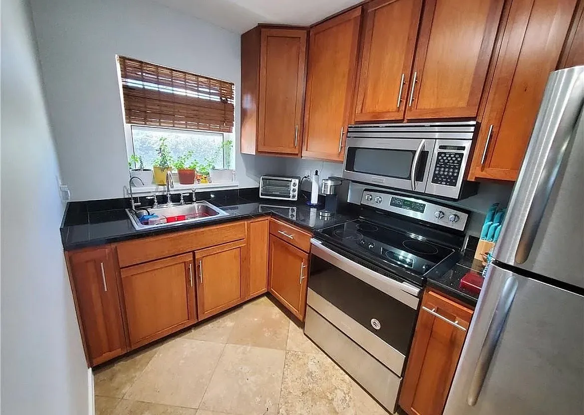 2 bed, 670 sqft, $2,000 — Photo 1