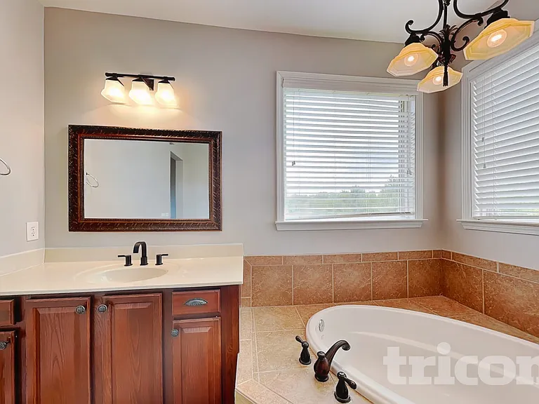 4384 Challedon Dr — Photo 11