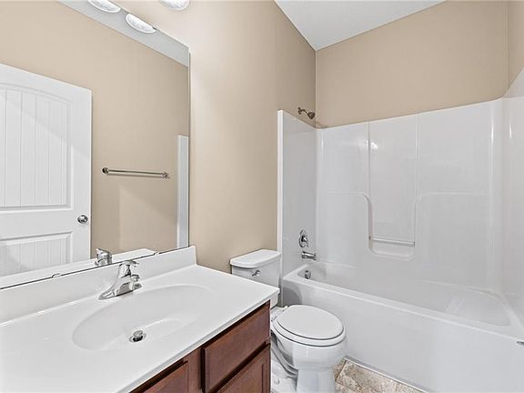 5th image of 705 NW 111th Ter