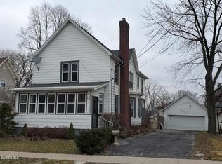17 N Foley Ave, Freeport, IL 61032