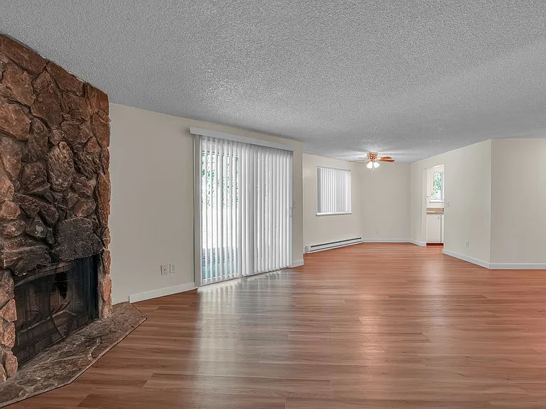 Riverview Apartments — Photo 59