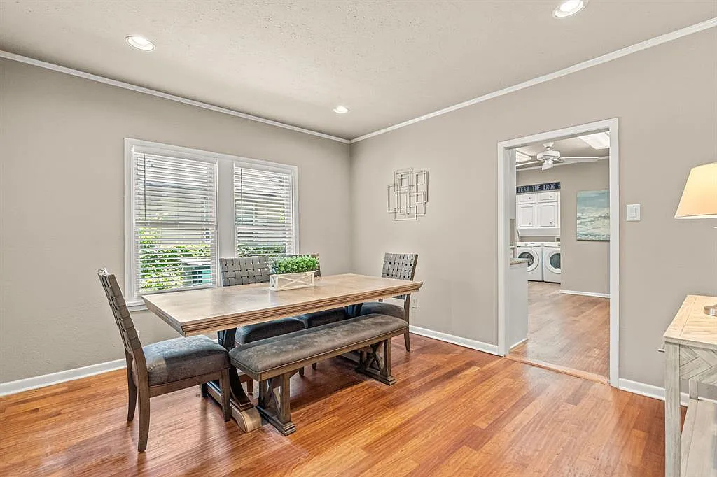 4 bed, 1960 sqft, $5,600 — Photo 3