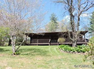 348 W Mountain Rd, Spruce Pine, NC 28777