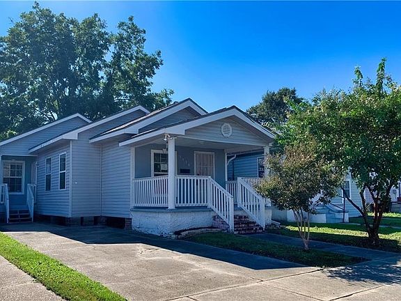 2nd image of 3938 Clematis St