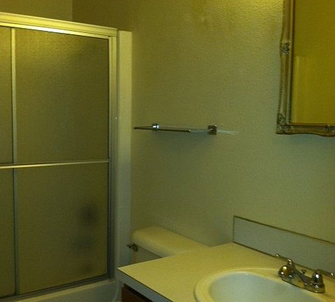 5th image of 1327 E Reserve St
