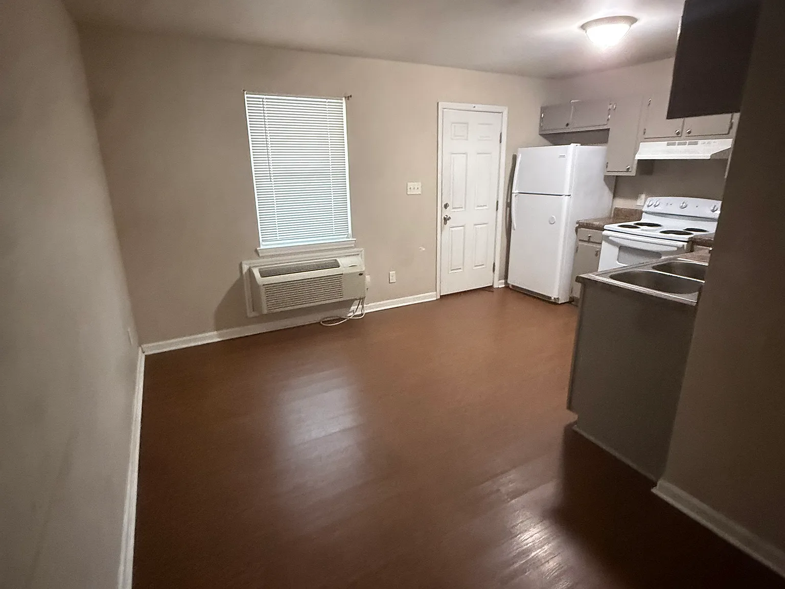 1 bed, 500 sqft, $1,000 — Photo 3