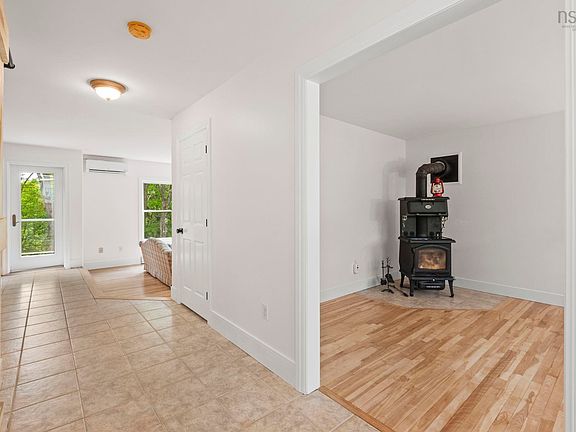 4th image of 88 Lochmoor Ln