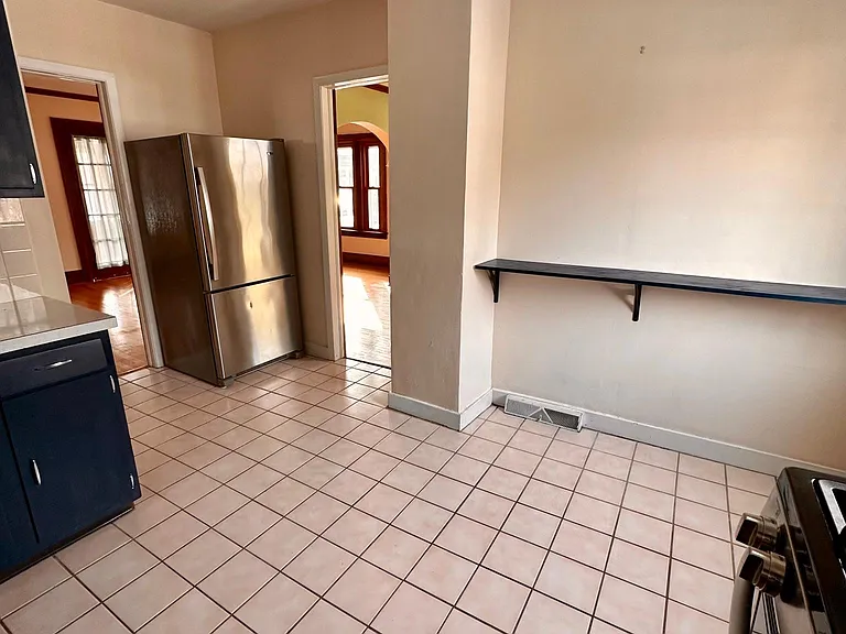 714 Schuyler St — Photo 5