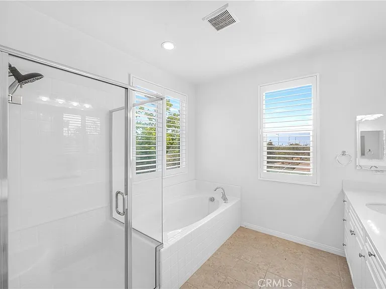 1617 Camden Ct — Photo 28