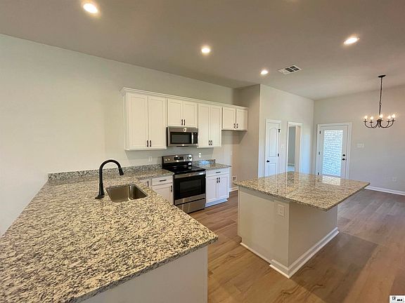 3rd image of 111 Briar Hill Dr