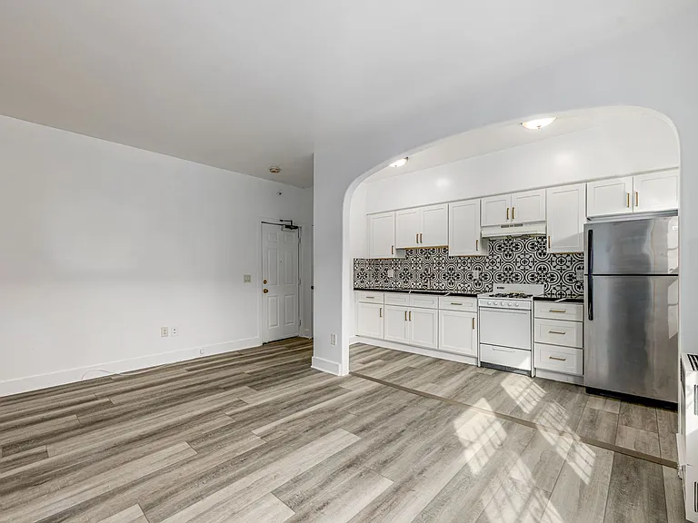 "Lofts @ Larchmont"- Lofts at Larchmont LLC — Photo 4