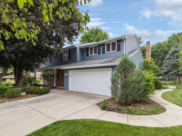 10300 10th Avenue Cir S, Minneapolis, MN 55420