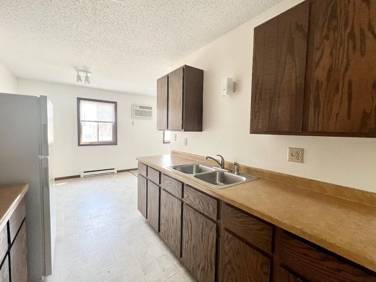 213 S Main St — Photo 3