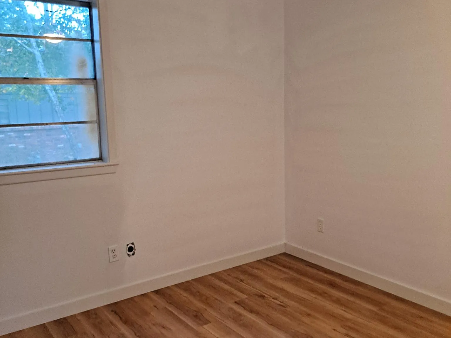 3 bed, 994 sqft, $1,000 — Photo 4