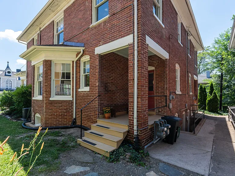 315 Vine St — Photo 20