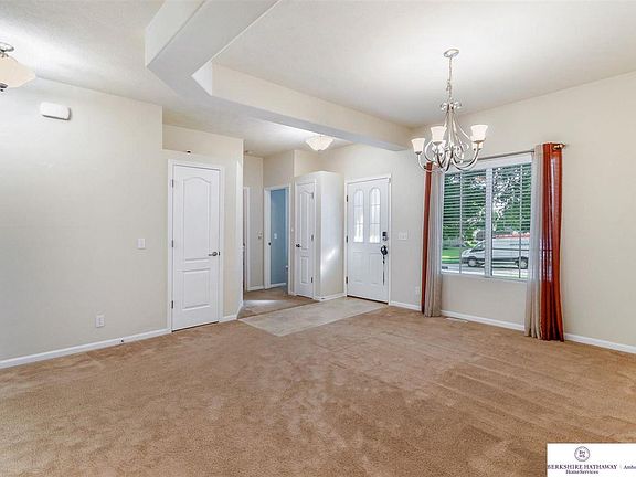4th image of 4869 N 162nd St