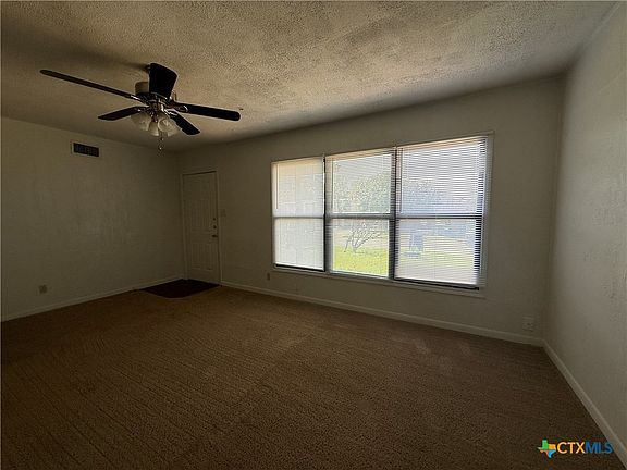 4th image of 1301 E Avenue H