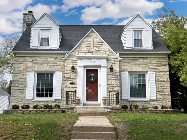 3273 West Lakefield DRIVE, Milwaukee, WI 53215