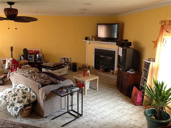 5th image of 904 Parrish St