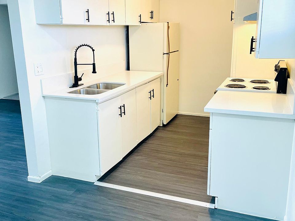 1st image of 2630 Sherwood St #21