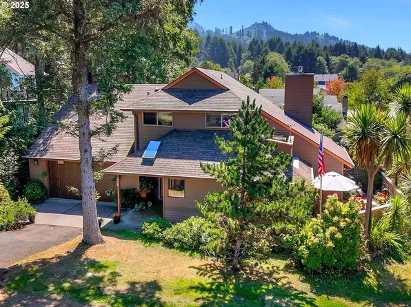 315 N Chinook St, Cannon Beach, OR 97110