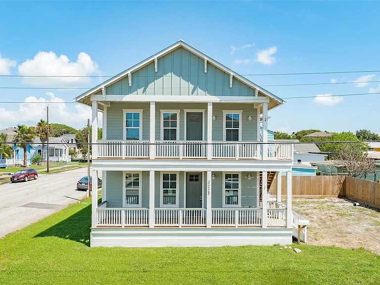 3228 Avenue R #1 — Photo 1