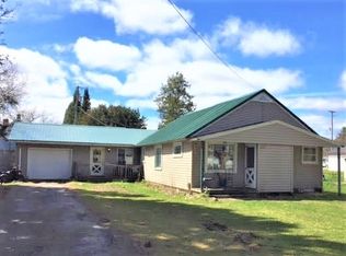 10541 Pine St, Rapid River, MI 49878