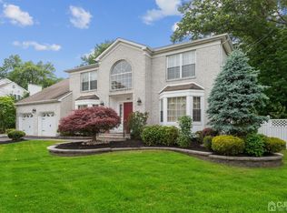 635 Denver Blvd, Edison, NJ 08820