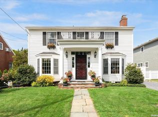 40 S 4th St, Locust Valley, NY 11560